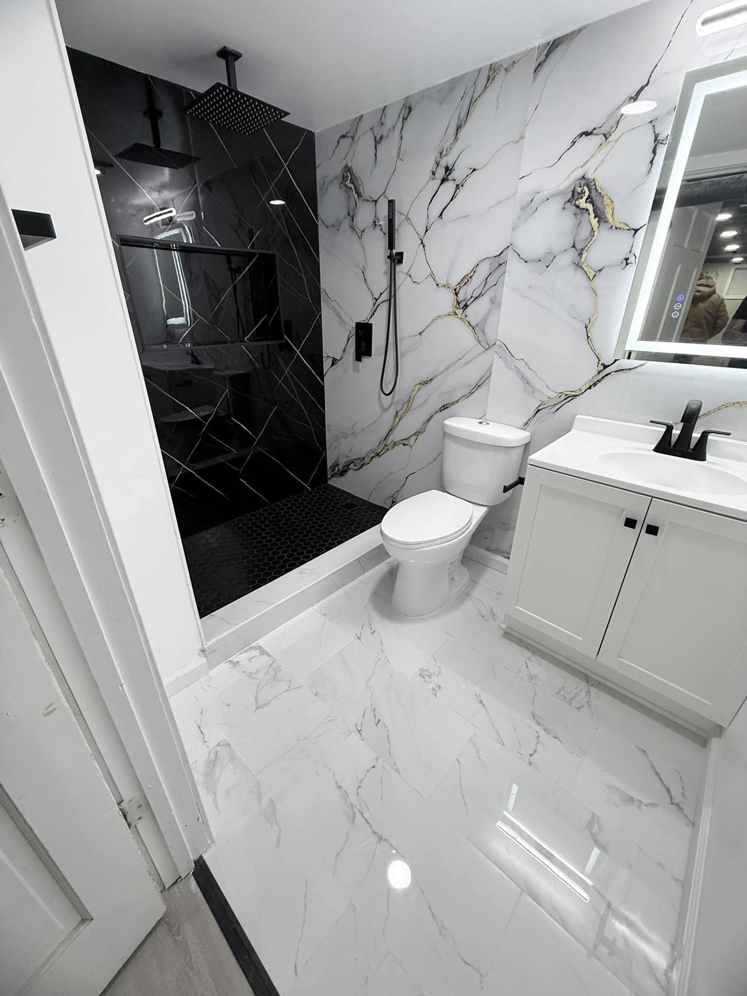 Black Accent Shower
